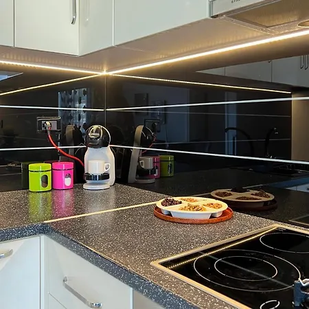 Sealavita, Modern 2 Bedroom Sea & Sunset View *