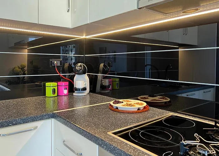 Sealavita, Modern 2 Bedroom Sea & Sunset View *