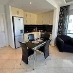 Appartement Sealavita, Modern 2 Bedroom Sea & Sunset View