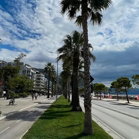 Sealavita, Modern 2 Bedroom Sea & Sunset View *