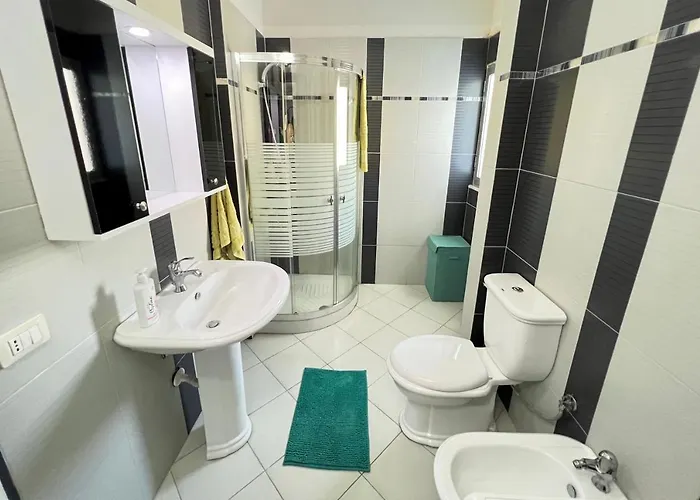 Sealavita, Modern 2 Bedroom Sea & Sunset View Апартаменты Влёра
