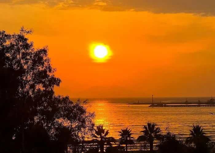 Апартаменты Sealavita, Modern 2 Bedroom Sea & Sunset View Влёра